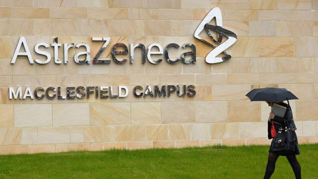 AstraZeneca asegura que su vacuna responde frente a la variante ‘inglesa’