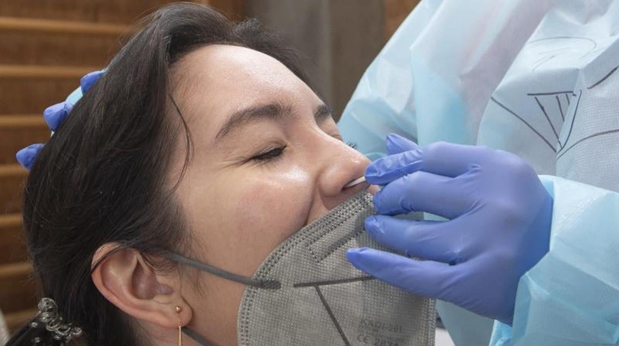 La pérdida de olfato y gusto es uno de los síntomas caracteríticos del Covid-19