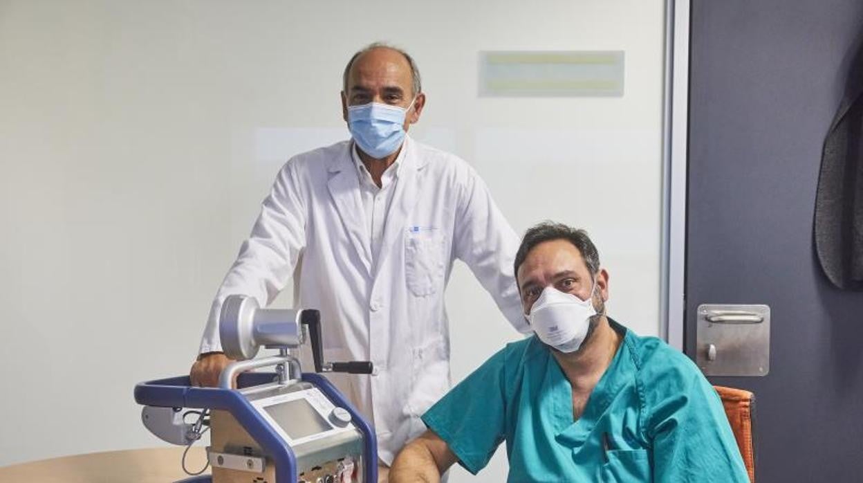 Dr. Juan José Rubio ex-jefe de Medicina Intensiva del Hospital Puerta de Hierro y Dr. Daniel Ballesteros, jefe del servicio de Medicina Intensiva del Hospital Universitario Puerta de Hierro