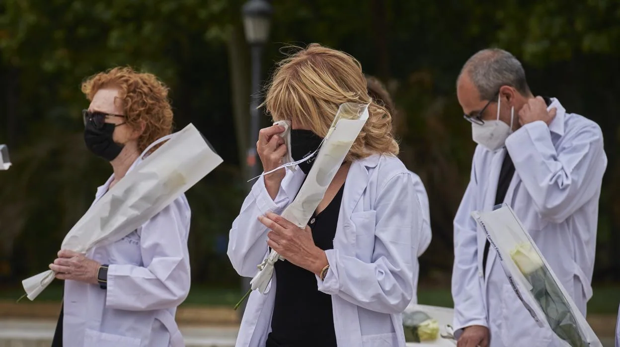 Homenaje en Madrid a los médicos muertos por Covid-19