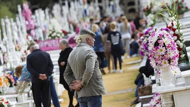 El cementerio de San Fernando, durante la jornada del Día de Todos los Santos