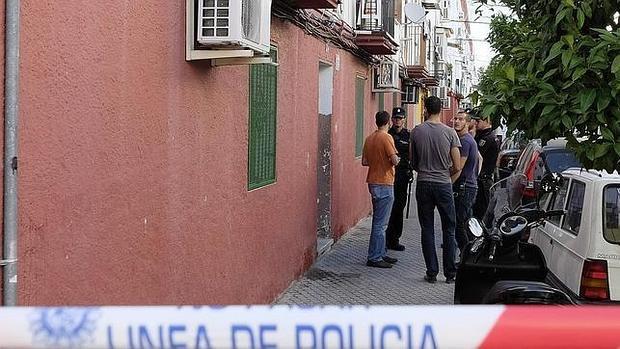 El asesinato se produjo en la calle Mirlo