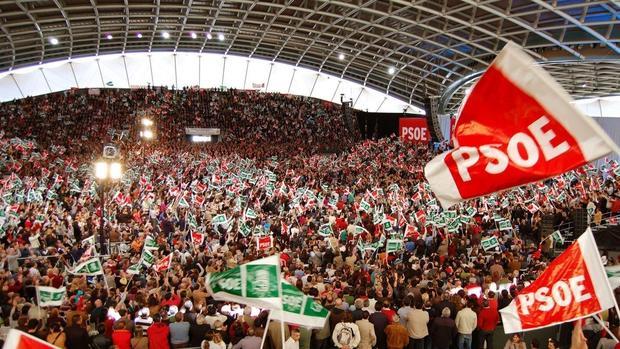 Mitin del PSOE en el velódromo de Dos Hermanas en la campaña de las elecciones generales de 2011