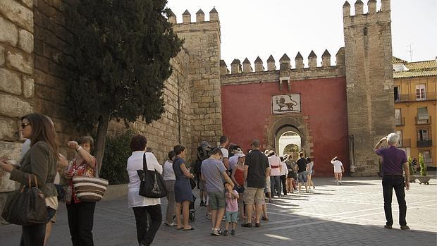 Este domingo comienzan las visitas solidarias al Real Alcázar