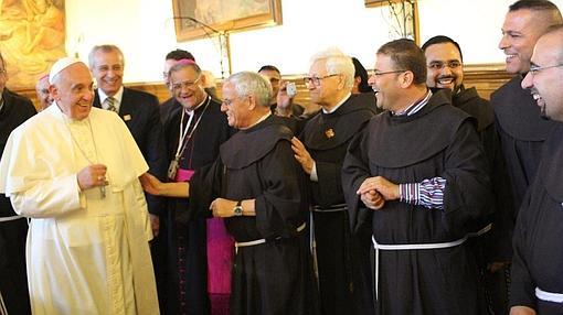 El Papa Francisco con los franciscanos custodios de Tierra Santa en su viaje a Jerusalén