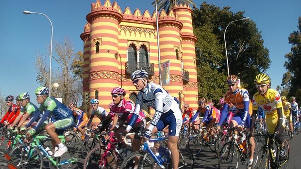 Cómo evitar la Vuelta Ciclista a Andalucía y no acabar en un atasco