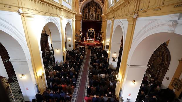 Lleno en la parroquia de San Bernardo para despedir a Fernando Carrasco