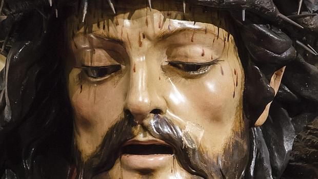 Nuestro Padre Jesús Nazareno de Osuna tras el golpe