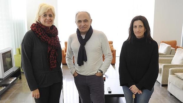 Ele Ramírez, Andrés López y Clara Quesada, coordinadores de Faisem en el centro Portobelo