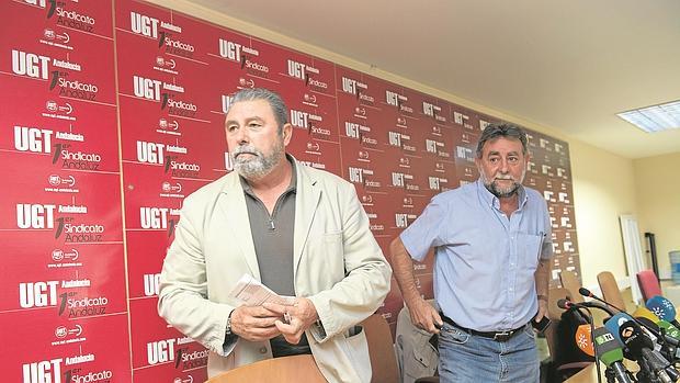 Juan Bautista Ginés, representante de UGT en el CESS, a la izquierda