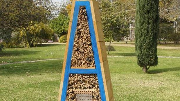 Esta estructura, todo un hotel para las abejas