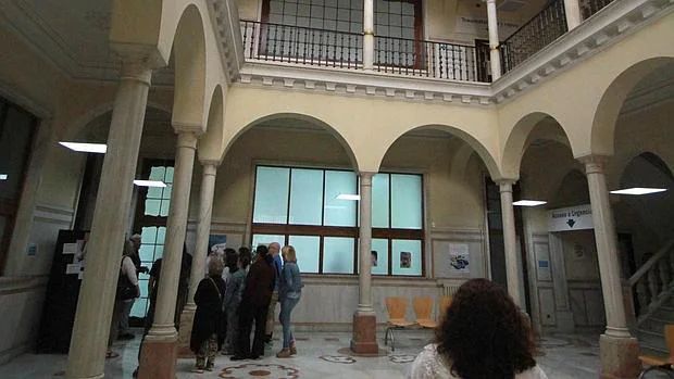 Interior del Palacio de Monsalves donde se graba la serie «Allí abajo»