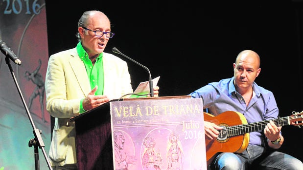 José Manuel Soto pronunció anoche su pregón con fondo de sones de guitarra