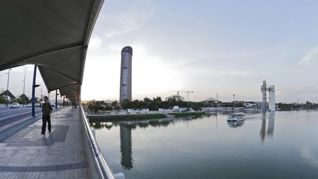 El nuevo parque estará frente a la Torre Sevilla y junto al Pabellón de la Navegación