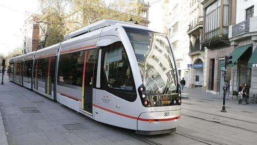 Tranvía por el centro de Sevilla