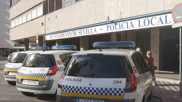 Coches de la Policía Local de Sevilla