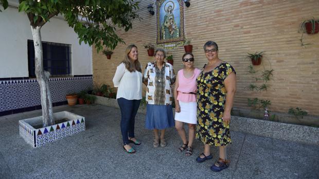 De izquierda a derecha: Pilar Galindo, Carmen Ruiz, Catalina Acedoy Rosario Silva