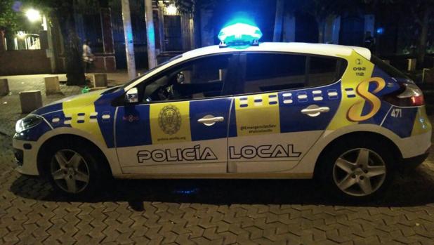 La Policía Local de Sevilla ha detenido a un hombre de 30 años por una presunta gresión