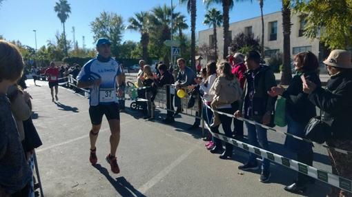 Paco Barcia, del Club «La Pechá» de Fuentes de Andalucía durante una prueba