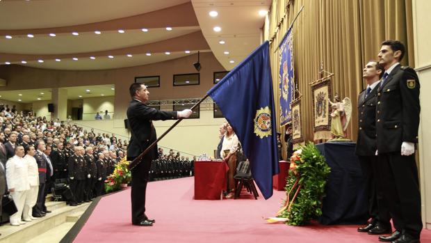 La Policía Nacional reparte 127 medallas al mérito policial en la festividad de los Santos Patronos