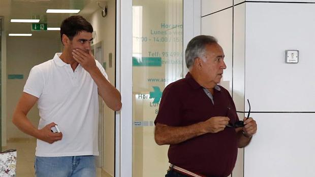 Jesulín sale de la clínica dental la tarde del lunes en Sevilla