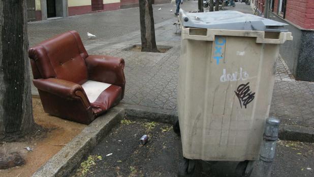 Suciedad en una calle de Los Remedios