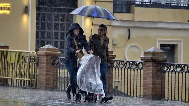 Las lluvias estarán presentes toda la semana en Sevilla y los termómetros no superarán los 15 grados