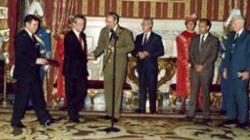 Rojas-Marcos y Castro en el Ayuntamiento de Sevilla