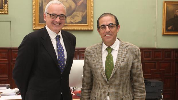 Fernando Álvarez-Ossorio junto al rector, Miguel Ángel Castro