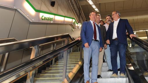 El alcalde, en la estación de metro de Cavaleri