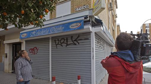 La heladería en que tuvo lugar el crimen, ubicado en la calle Otoño