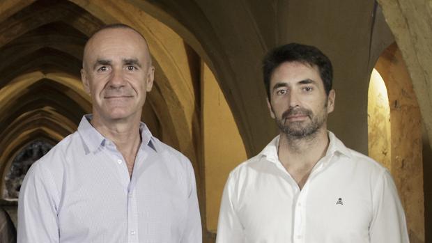 El delegado de Turismo, Antonio Muñoz, con el gerente del Consorcio, Antonio Jiménez, en el Alcázar