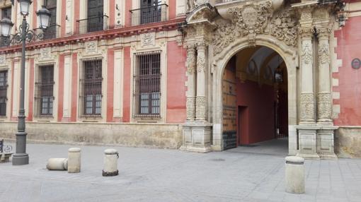 Portada principal del Palacio Arzobispal de Sevilla