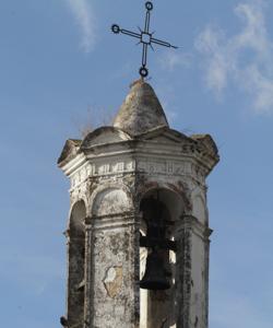 Campanario de la iglesia de San Lázaro, cuyo desmontaje recomienda Urbanismo