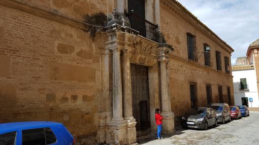 ¿Dónde están y cuánto cuestan las casas-palacio a la venta en Sevilla?