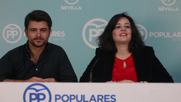 Beltrán Pérez y Virginia Pérez, ayer, en rueda de prensa