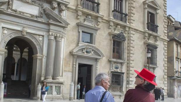 Fachada del edificio de la Real Chancillería de Granada, sede del Tribunal Superior de Justicia de Andalucía.