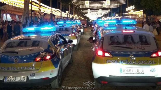 Patrulleros de la Policía Local controlan el botellón en la Feria