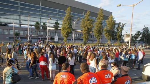 Inmediaciones del Estadio de la Cartuja antes de un concierto