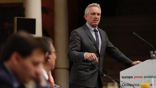 Robert F. Kennedy Jr. participa en unos desayunos informativos