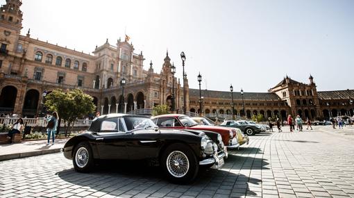 Los coches en la plaza de España este miércoles