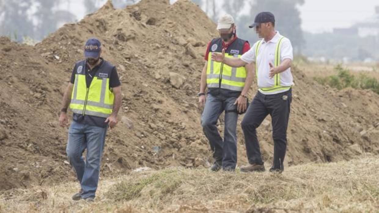 Efectivos de la Policía en la zona de búsqueda del cuerpo de Marta del Castillo