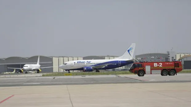 Llegada del primer avión de Blue Air que opera la ruta Sevilla-Turín