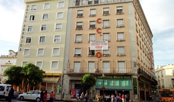 El Gobierno no ha autorizado aún la conversión en hotel de la sede de CC.OO. en el Centro de Sevilla