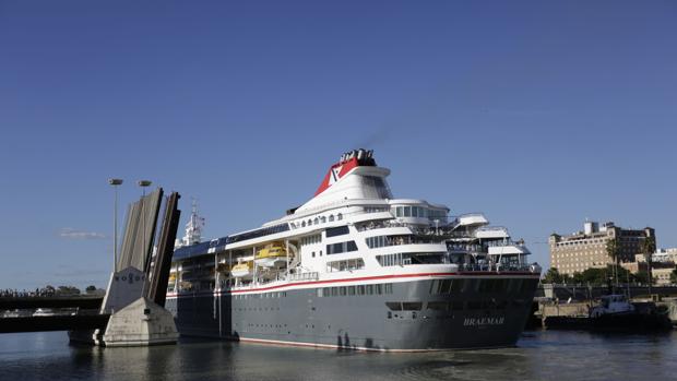 El buque «Braemar» será uno de los que visiten Sevilla esta semana