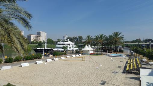 Las instalaciones deportivas de «Sevilla Beach»