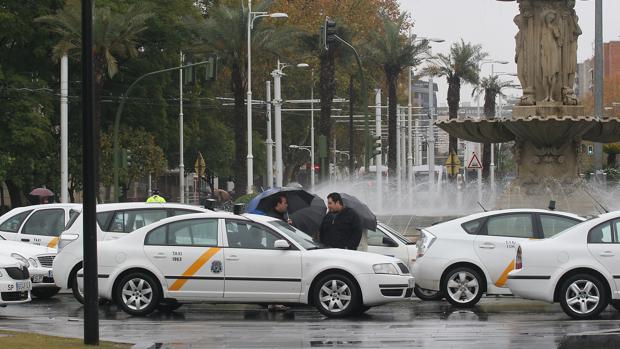 Los taxistas afirman que los VTC circulan buscando clientes