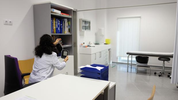 «Me encontré ante una urgencia sin enfermero y sin saber coger una vía»