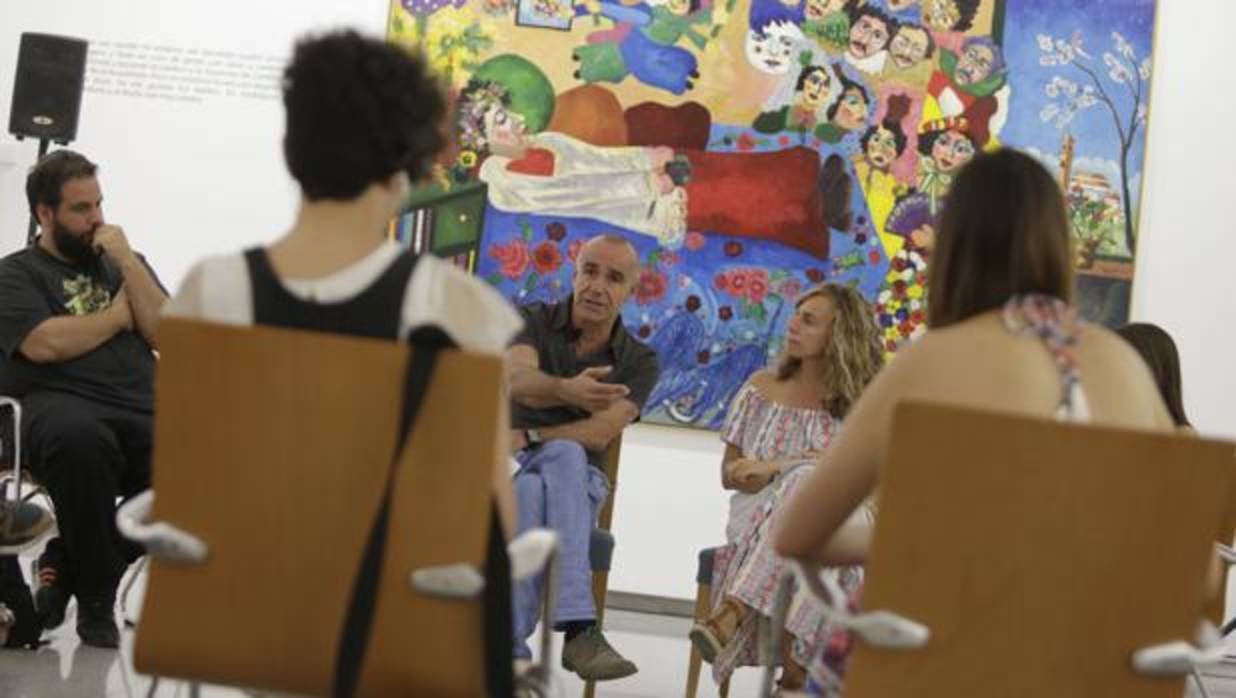 Antonio Muñoz, con la directora de Cultura, Isabel Ojeda, en la comparecencia de ayer