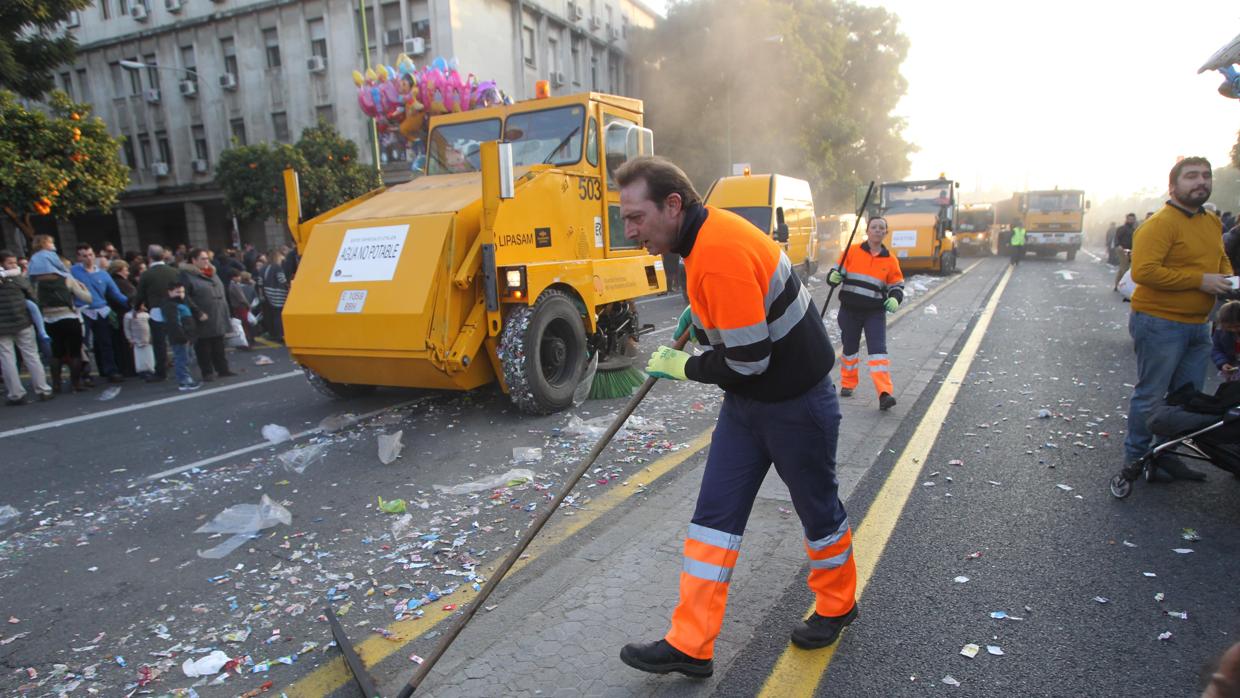 La recogida de basura es lo peor valorado por los sevillanos, según el Observatorio de Servicios Urbanos